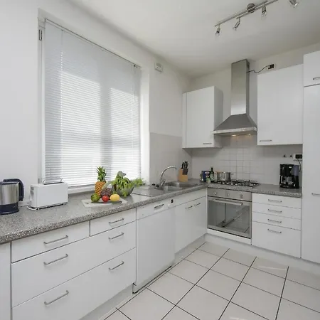 Romina Lakeview Apt.