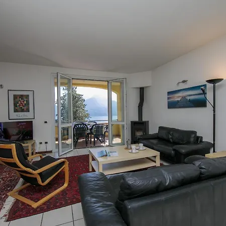 Romina Lakeview Apt. *
